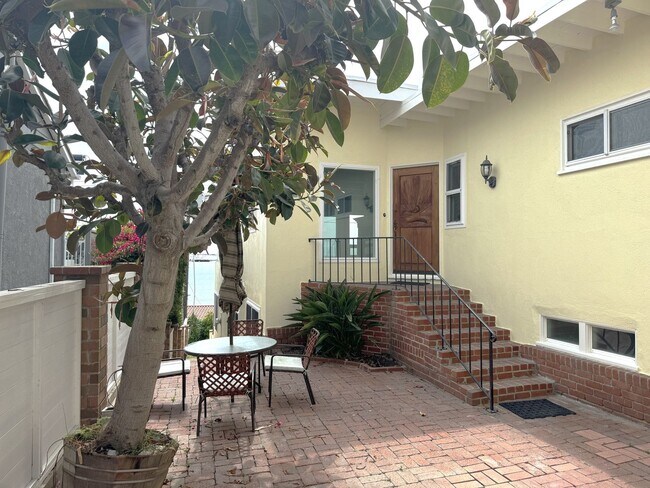 Building Photo - EXPANSIVE OCEAN VIEW from 2 balconies, VALUE Price in PDR