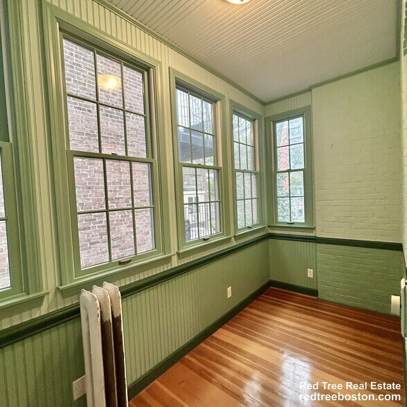 Building Photo - 10 Dwight St