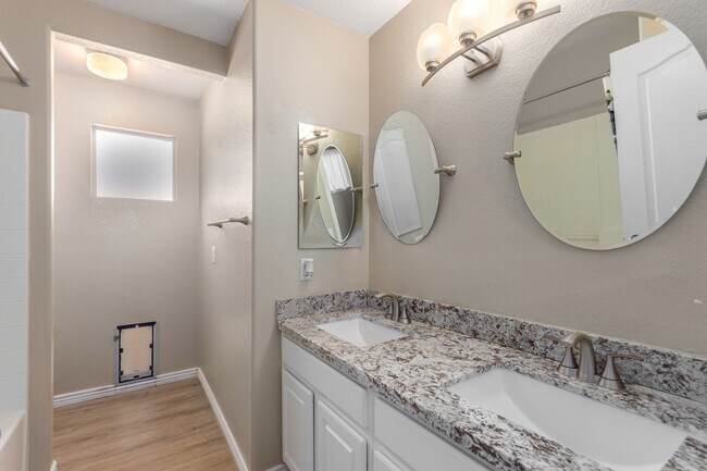 Building Photo - COMING SOON! Spacious 3 Bed, 2 Bath Home in Mesa