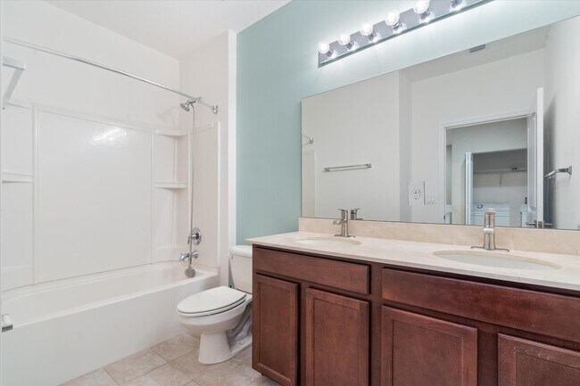 Building Photo - 119 Gramercy Square Dr