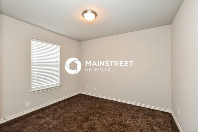 Building Photo - 3 Bedroom Pet-Friendly Home in Red Oak, TX with Main Street Renewal