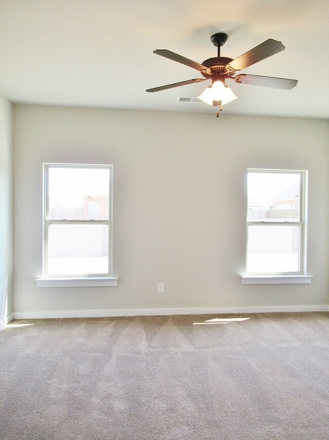 Building Photo - 123 Birch Falls Dr