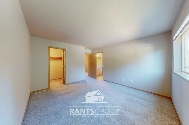 Building Photo - 7043-7045 Lazy Ct SW