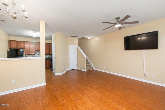 Building Photo - 401 Coalinga Lane