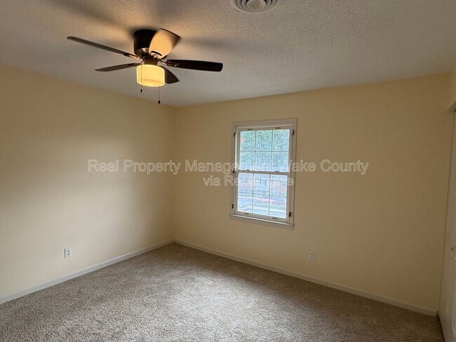 Building Photo - 1148 Nottingham Cir