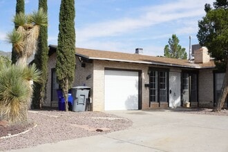 Building Photo - Beautiful Remodeled Duplex with 3 bed-1.5 bath in 79912