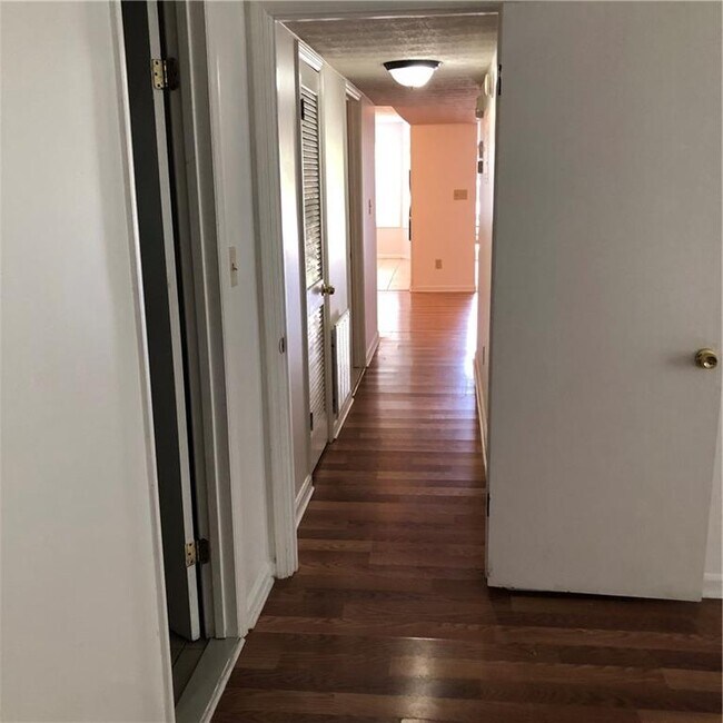 Building Photo - 9456 Cypress Ln