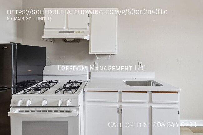 Building Photo - 65 Main St