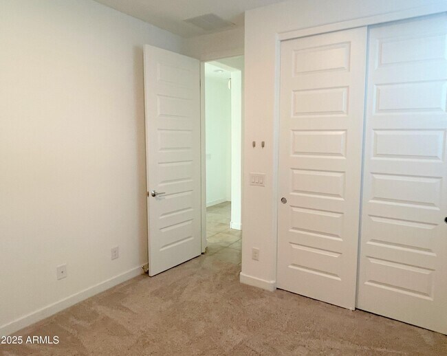 Building Photo - 8958 W Palo Verde Dr