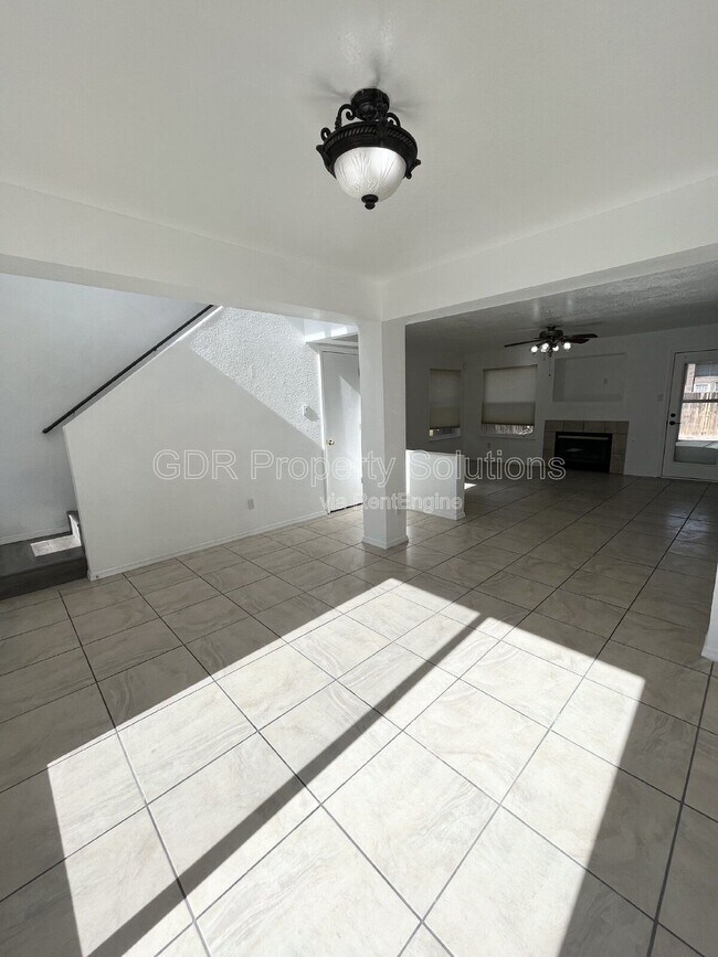 Building Photo - 8123 Waterbury Pl NW