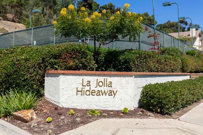 Building Photo - Upgraded 1 Bed 1 Bath 2 Story Townhome in ...