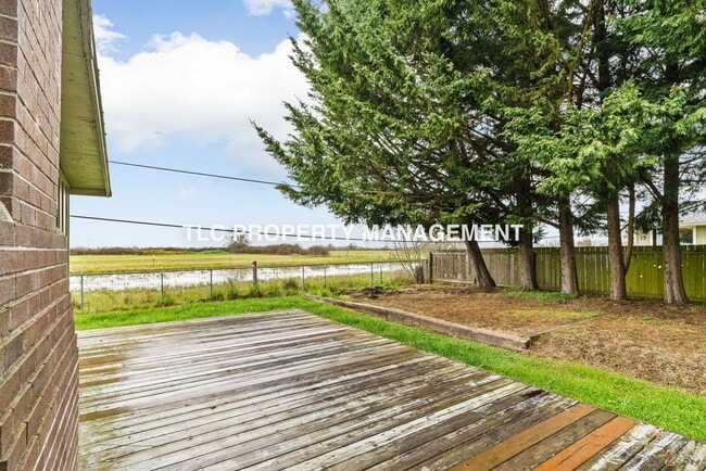 Building Photo - 2082 Ohio St