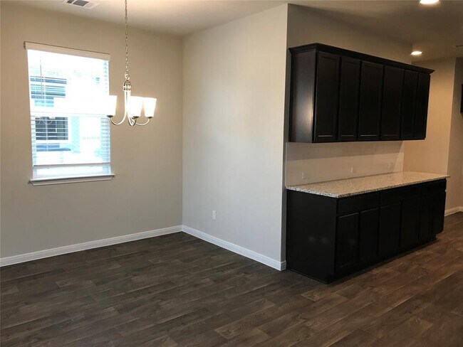 Building Photo - 6409 Kildare Dr