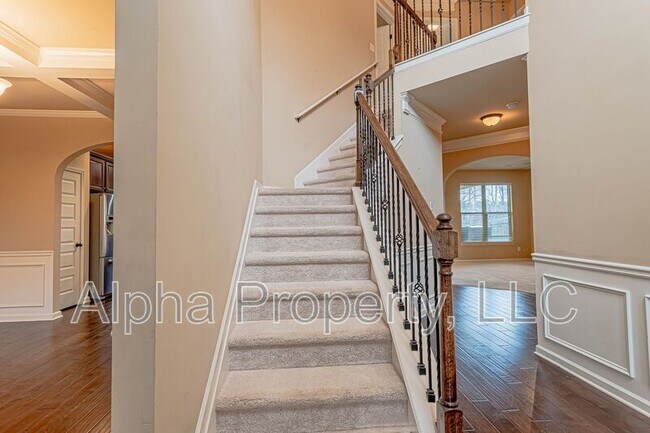 Building Photo - 256 Oak Branch Dr