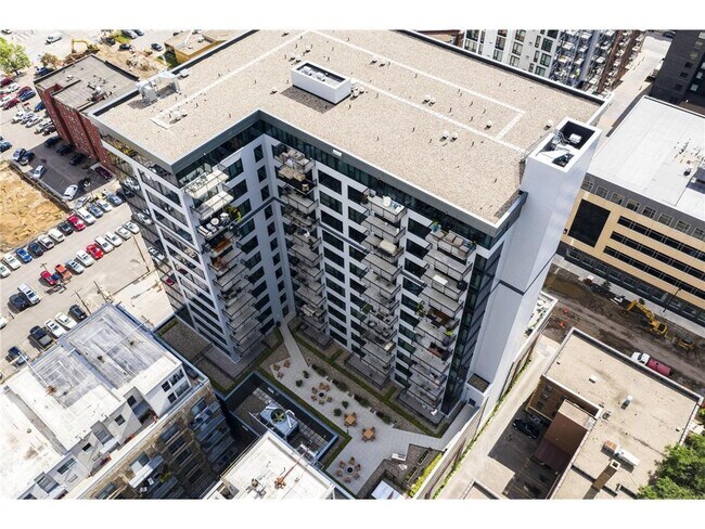 Building Photo - 740 Portland Ave