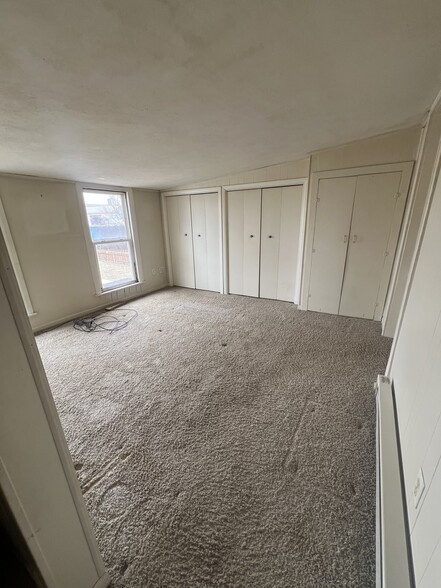 Bedroom # 1 - 225 Poplar St