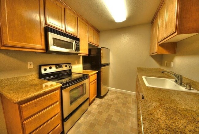 Building Photo - 2771 Somerset Park Cir