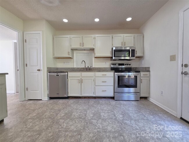 Building Photo - 7106 Spring Creek Ln