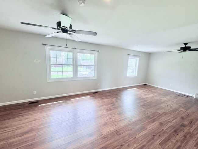 Building Photo - 109 Sheffield Rd