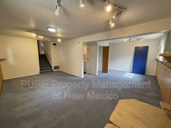 Building Photo - 3109 Greenbriar Ave