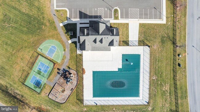 Building Photo - 569 Seeback Dr