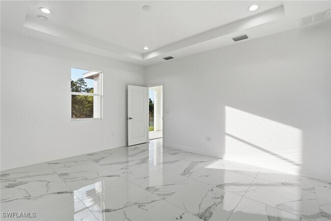 Building Photo - 406 Genoa Ave S