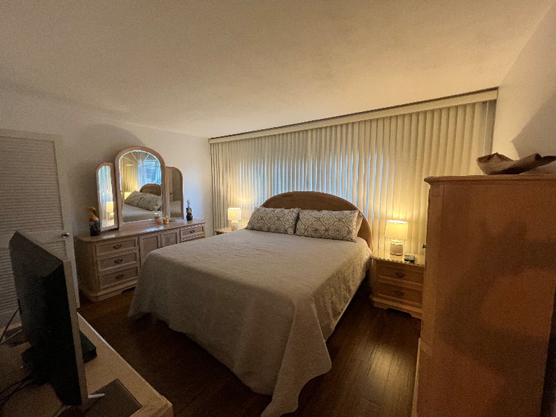 Building Photo - 6161 Gulf Winds Dr