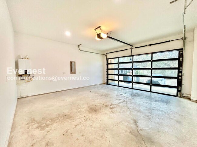 Building Photo - 426 Avenue L Ave