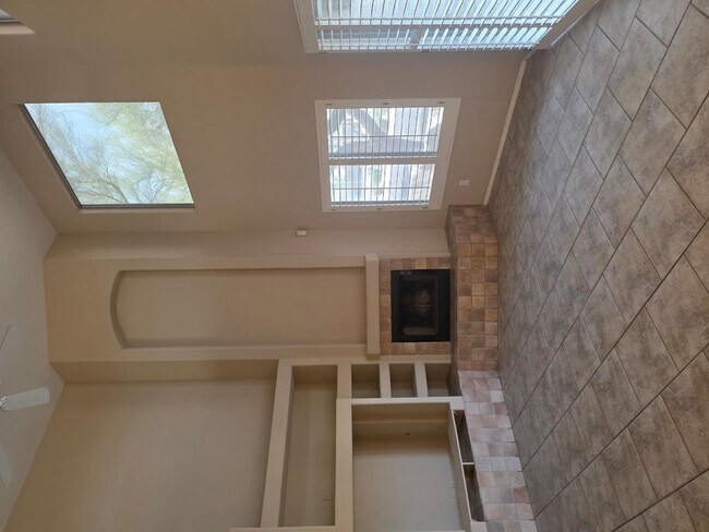 Building Photo - 16450 E Ave of the Fountains