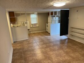 Building Photo - 2837 Woodrow Dr