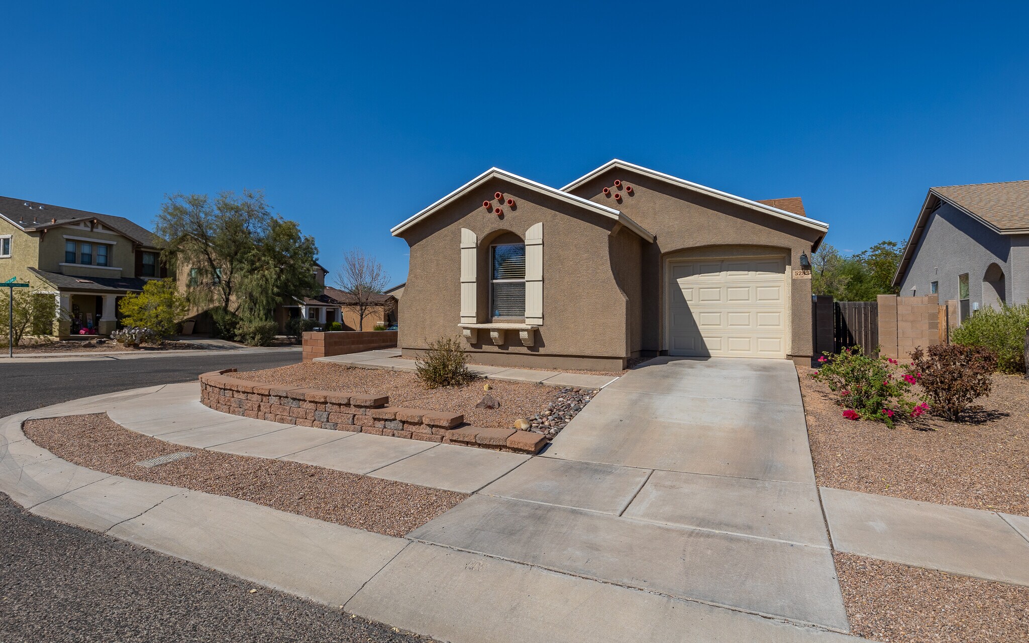 Building Photo - 5283 E Desert Straw Ln