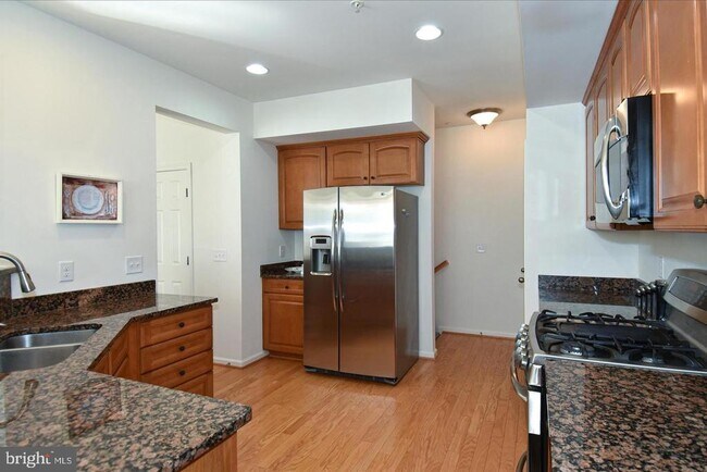 Building Photo - 45740 Winding Branch Terrace