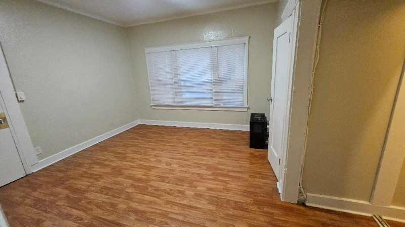 Building Photo - 1026 Ingraham St