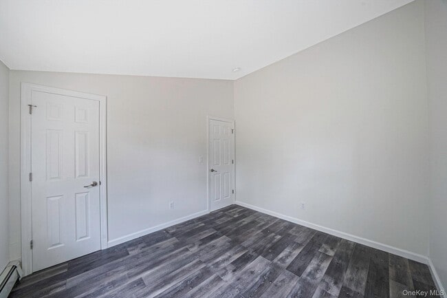 Building Photo - 28 Ashwood Dr