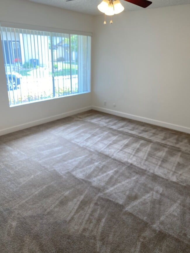 Building Photo - Poway Townhome @ Pomerado Pines!