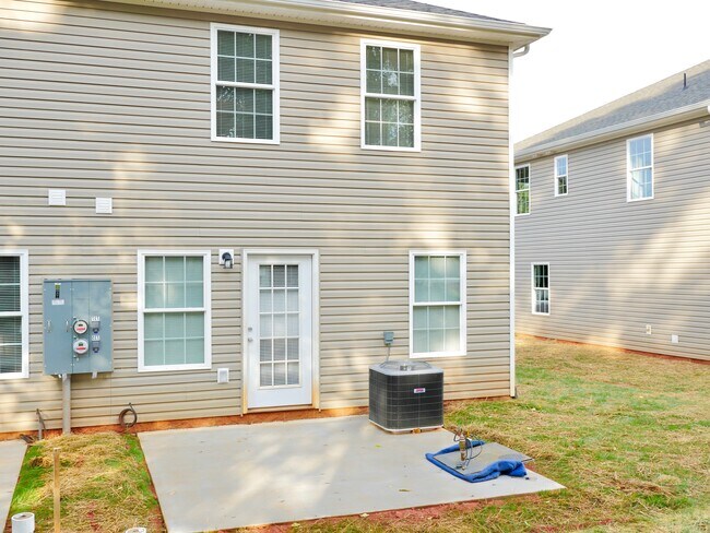 Building Photo - 747 Old Graves Mill Rd