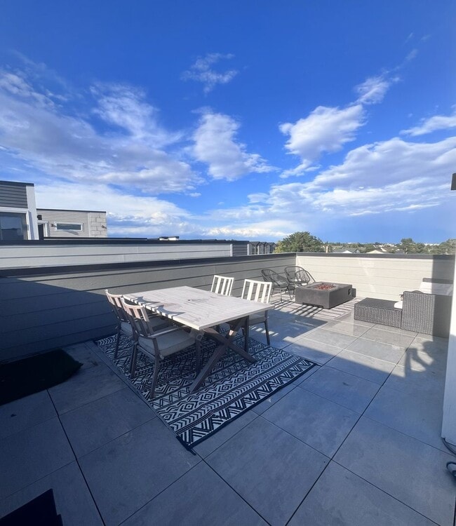 Building Photo - Stunning 3-Story Modern Home with Rooftop Terrace & Flatiron Views