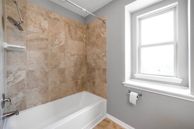 Building Photo - 1107 Epworth Ct.