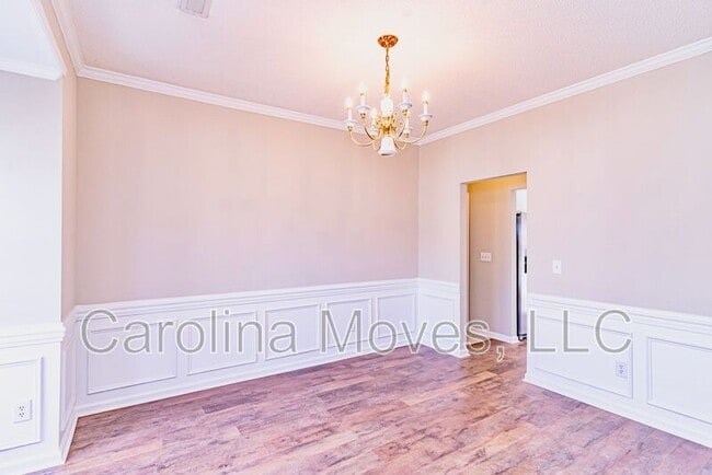 Building Photo - 211 Windsong Dr