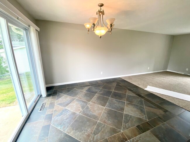 Building Photo - 2047 Zircon St NE