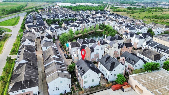 Building Photo - 2061 Fannin Station N