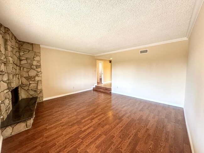 Building Photo - Light, Bright & Lovingly Maintained Claremont Home for Lease