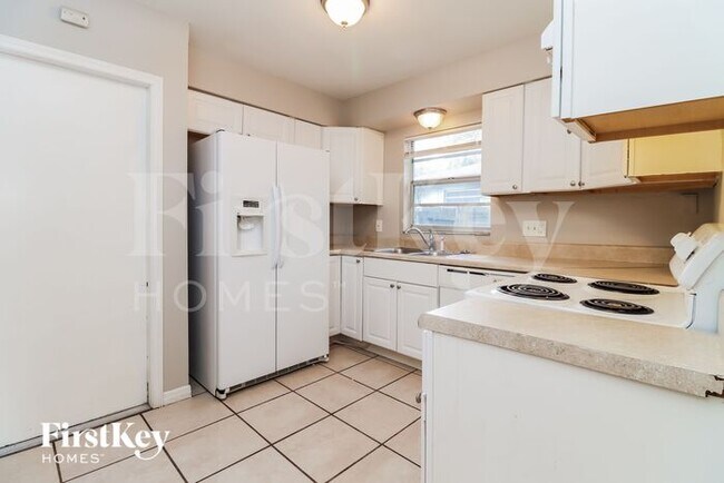 Building Photo - 6816 N 47th St