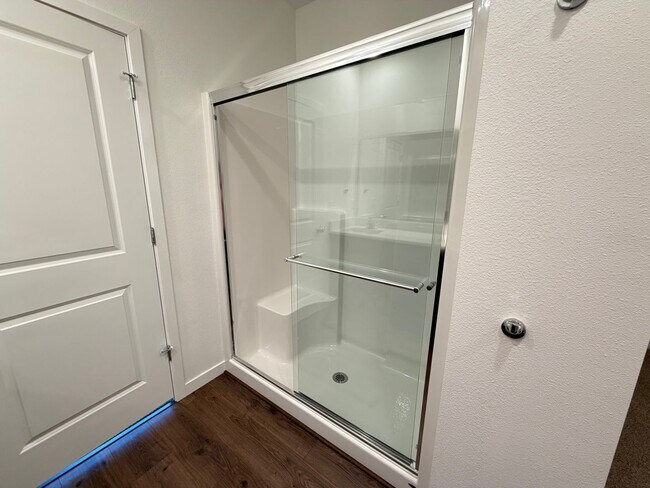 Building Photo - Brand New Post Falls Home!!