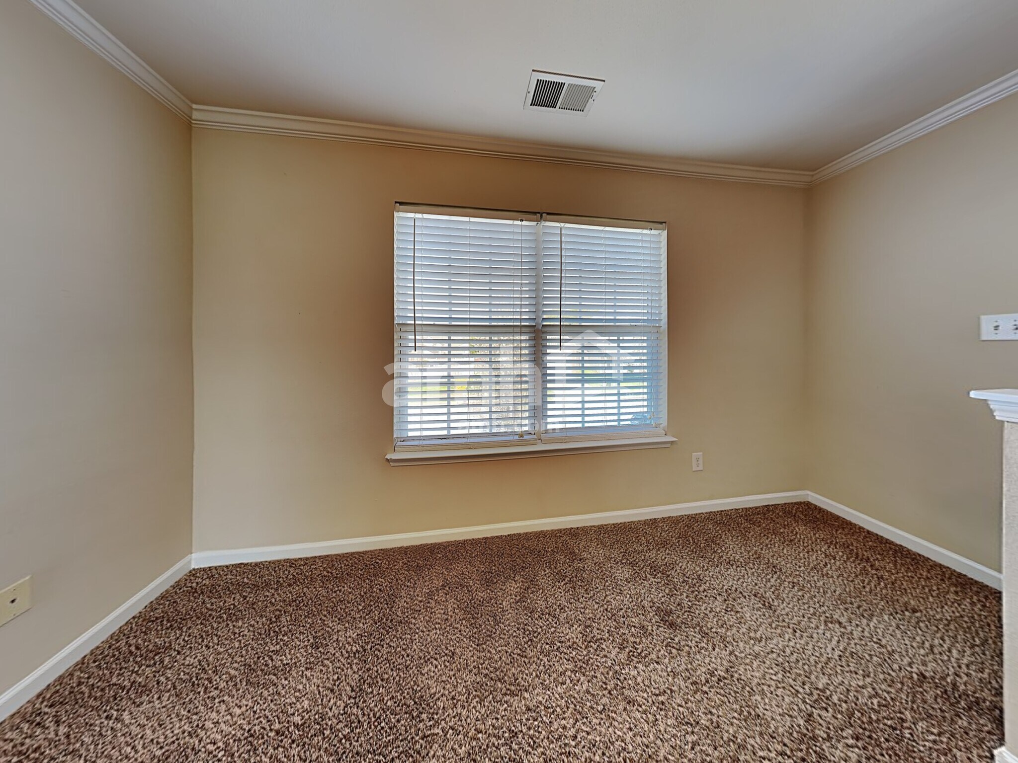 Building Photo - 2528 Ingleside Dr