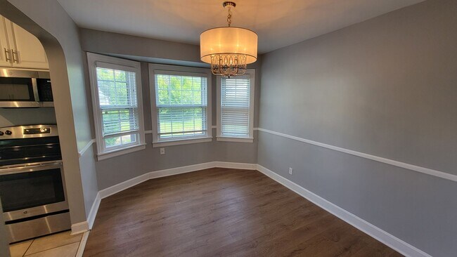 Building Photo - 4305 Briarwood Rd