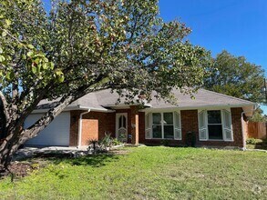 Building Photo - Fantastic 3 Bedroom