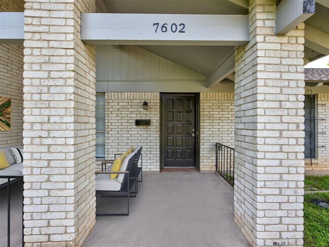Building Photo - 7602 Pebble Brook Cove