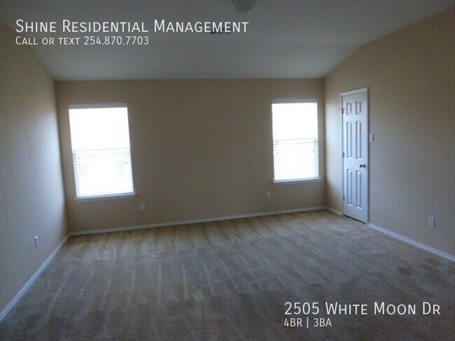 Building Photo - 2505 White Moon Dr