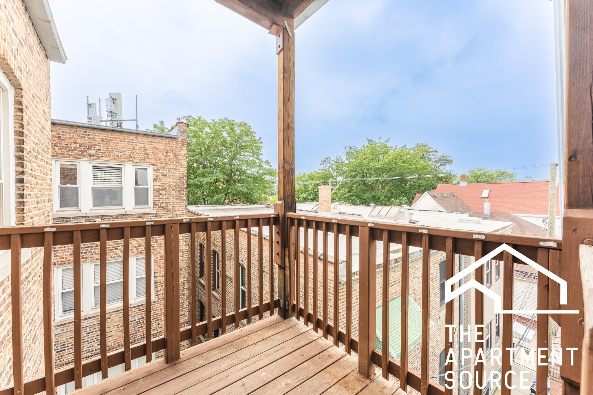 Building Photo - 1606 W Berwyn Ave